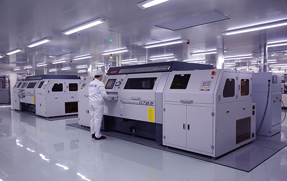 Operate tape casting machine